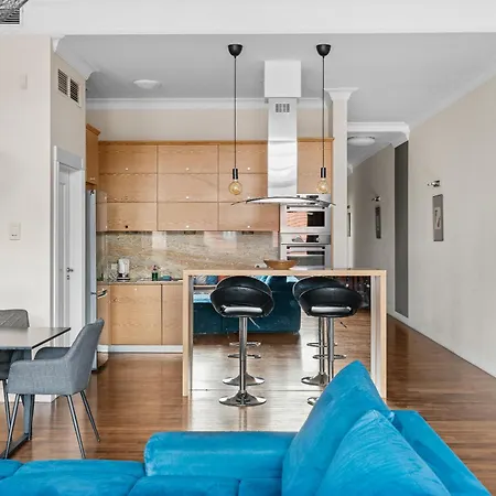 Majestic -150m2 With Iconic Market Square View As R506 *