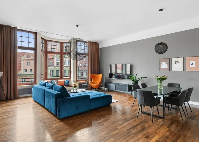 Majestic -150m2 With Iconic Market Square View As R506 Vratislav