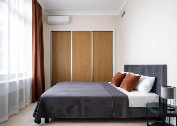 Majestic -150m2 With Iconic Market Square View As R506 Apartmán